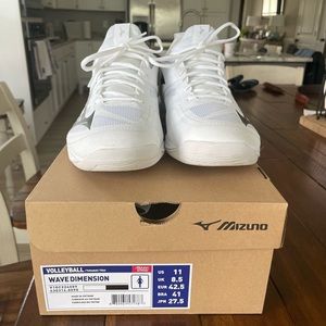 Women’s size 11 Mizuno Volleyball shoes